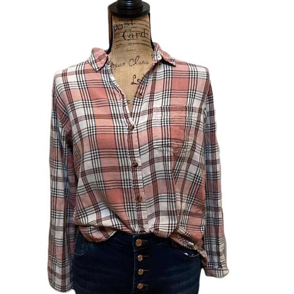 Sonoma pink multicolored plaid long sleeved flannel button down shirt